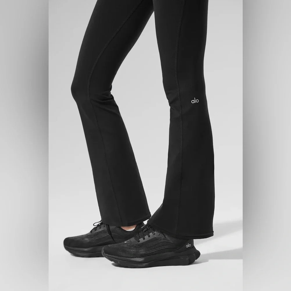 ALO YOGA | ✨NEW✨ Airbrush High-Waist 7/8 Bootcut Legging in Black